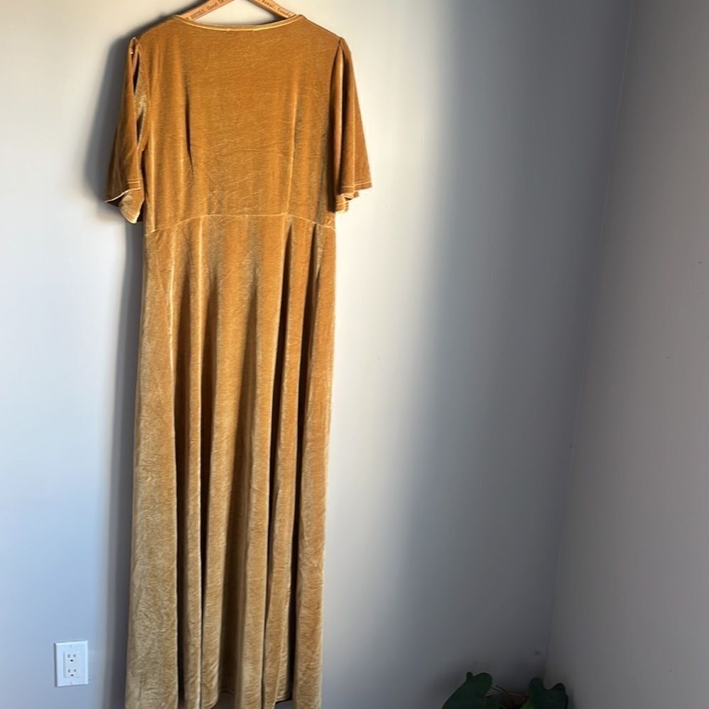 NEW Baltic born Meghan Velvet Wrap Maxi Dress - Picture 3 of 12